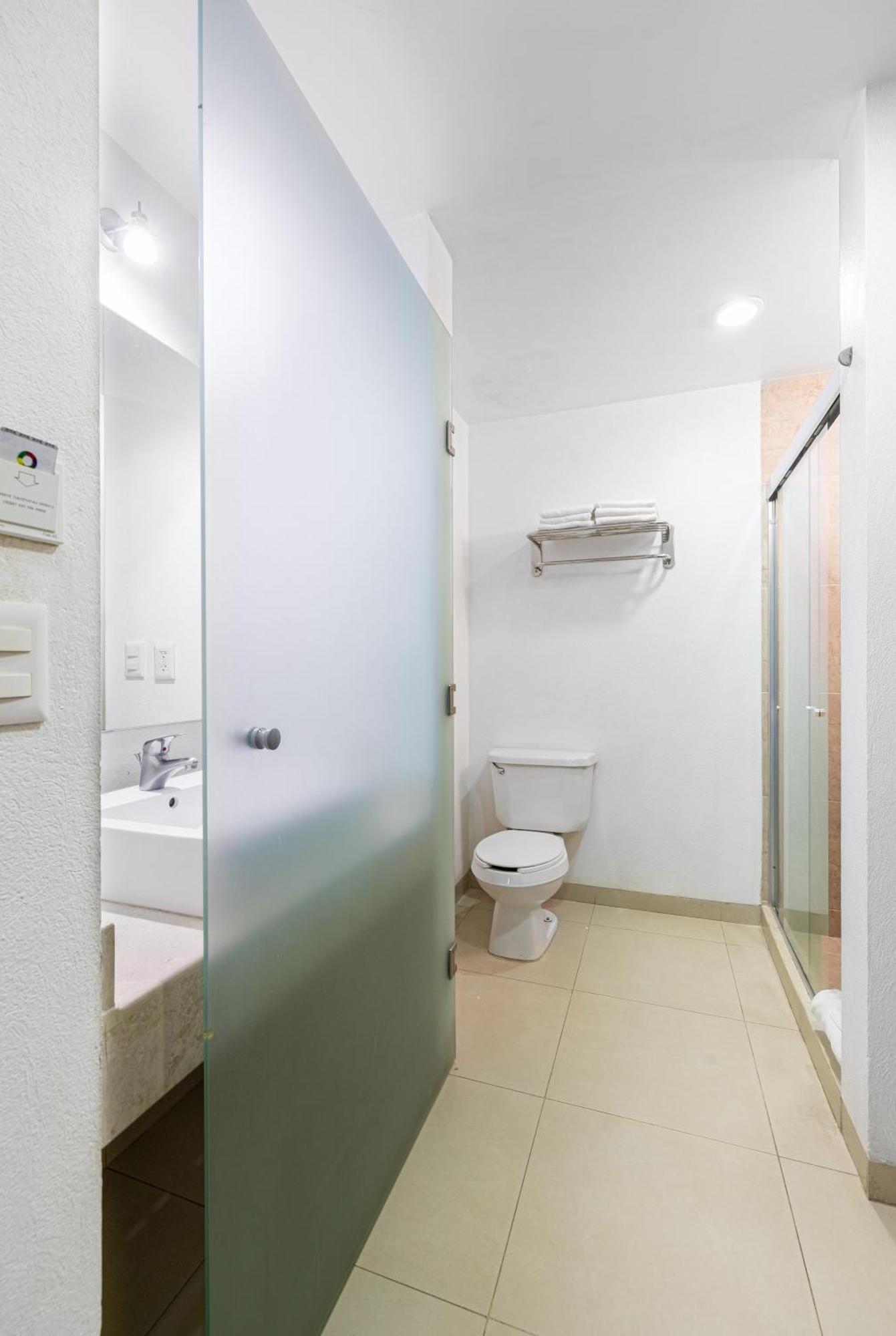 Hotel Mexico Plaza Silao Aeropuerto 外观 照片